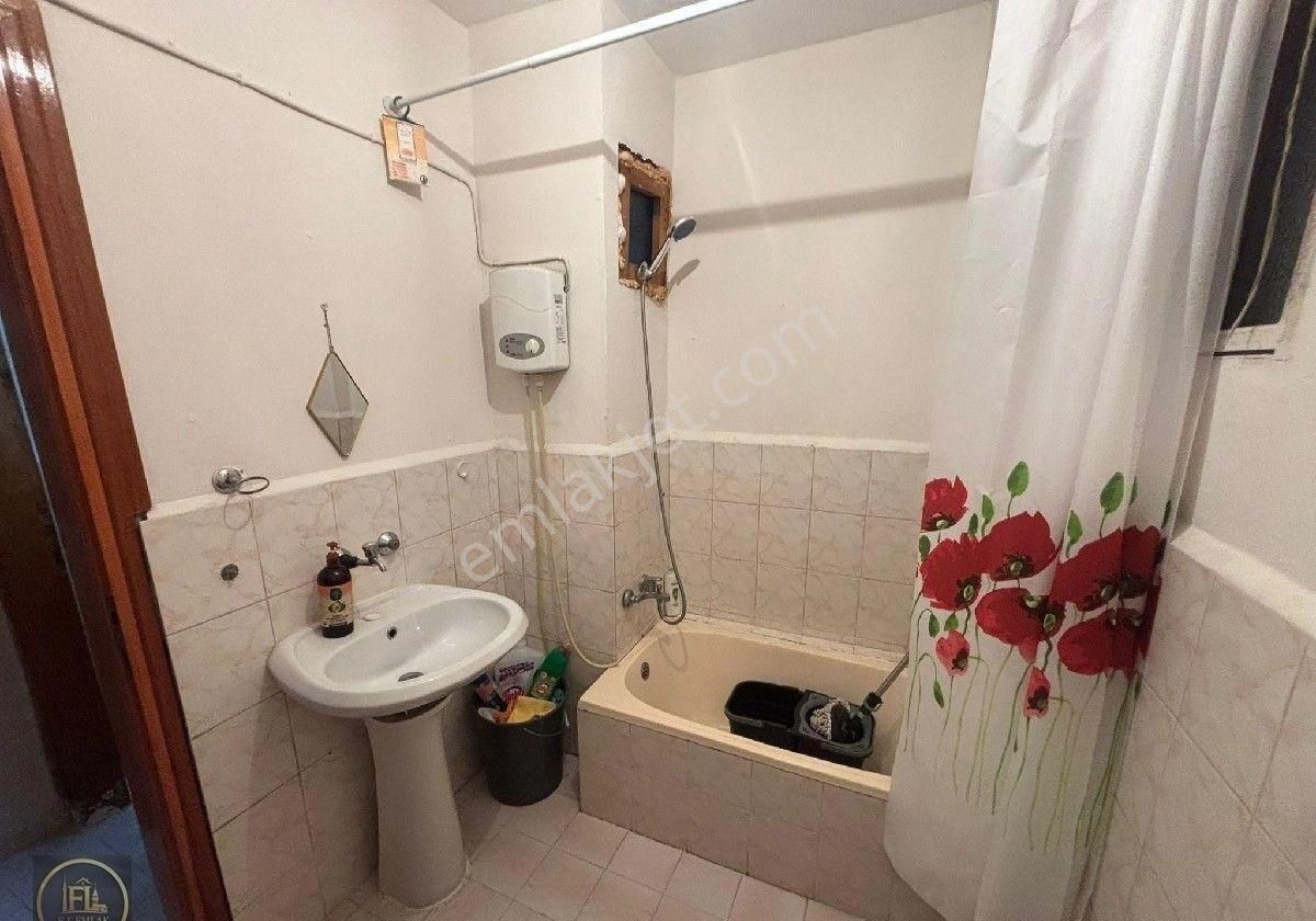 F-l Emlaktan Namık Kemalde Eşyalı 1+1 Ayrı Mutfaklı Daire - Görsel 2