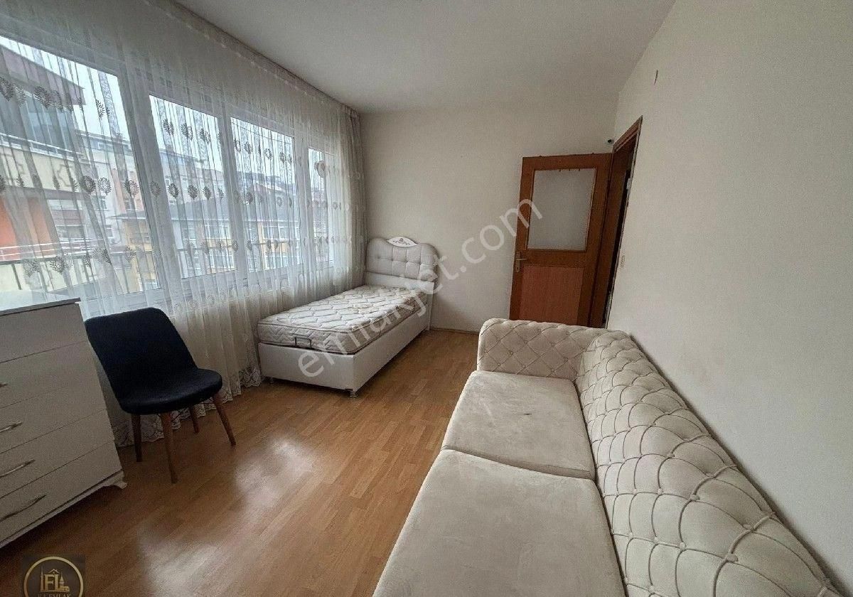 F-l Emlaktan Namık Kemalde Eşyalı 1+1 Ayrı Mutfaklı Daire - Görsel 11