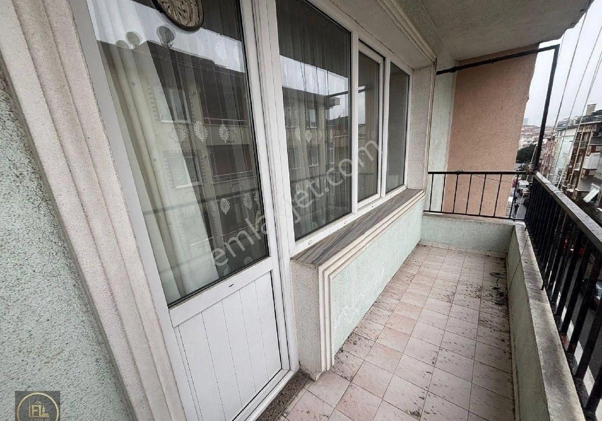 F-l Emlaktan Namık Kemalde Eşyalı 1+1 Ayrı Mutfaklı Daire - Görsel 26