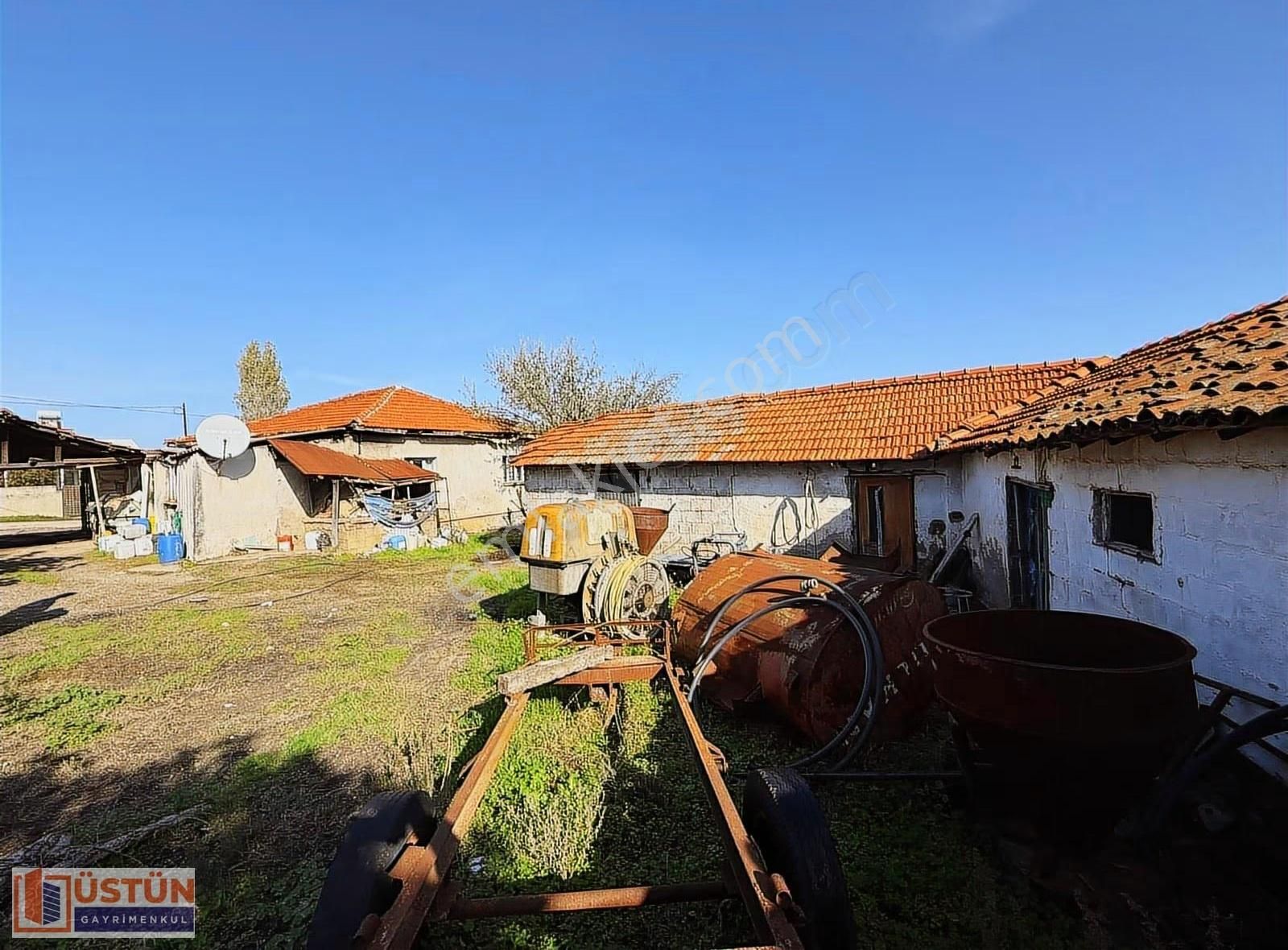 **denize Yakın Zeytin Ağaçları Bulunan 814m2 Alana Sahip Köy Evi - Görsel 21