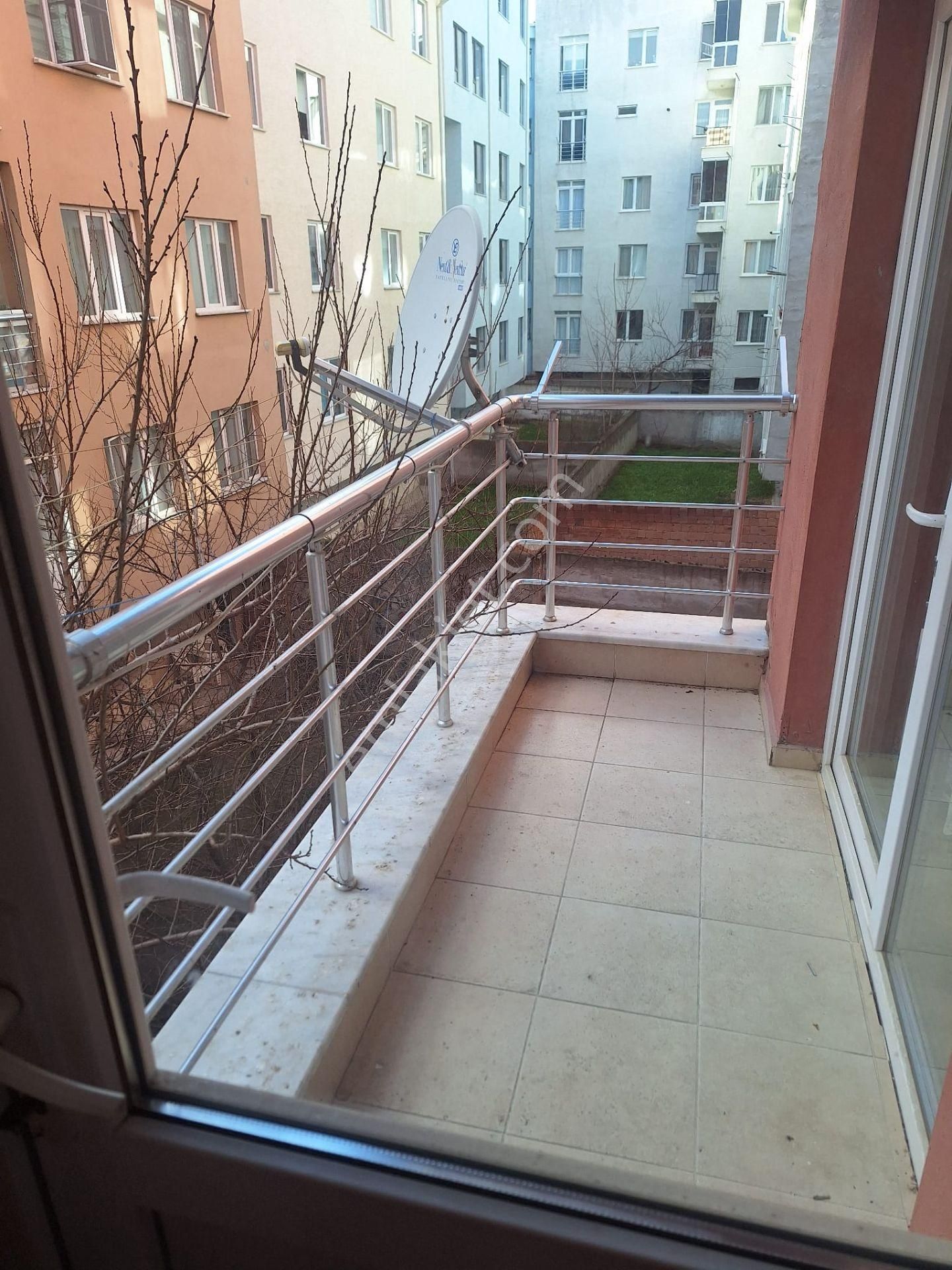 Recep Ümit'ten Ömerağa Mahallesi , Gazi Yakup Satar Caddesi Yakını Satılık Gerçek 2+1 Fırsat Daire. - Görsel 8
