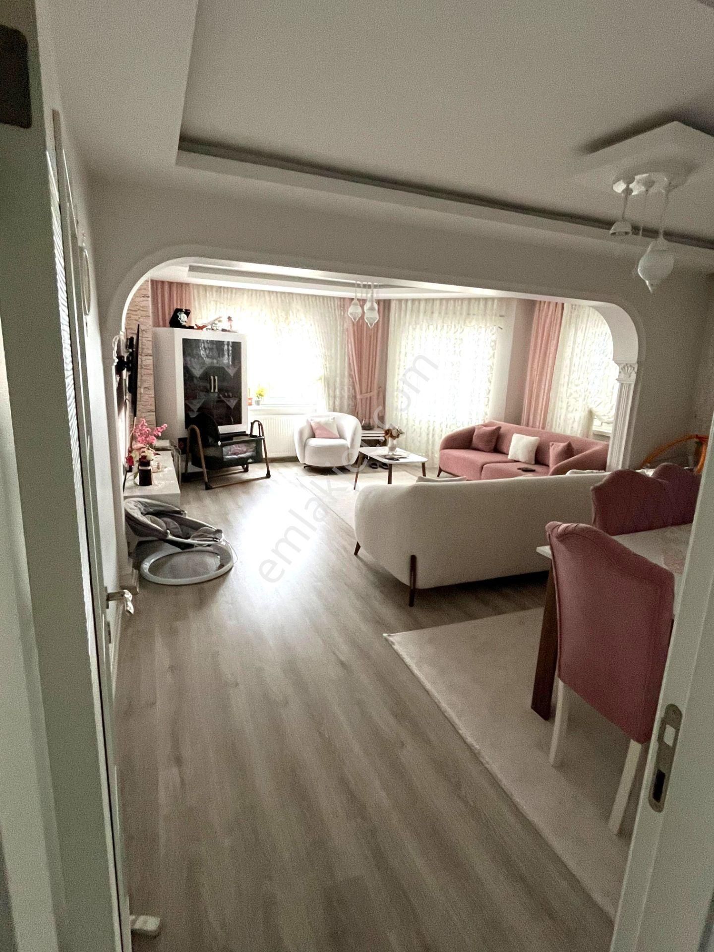 Uzman Emlak Ofisinden Yavuz Selim Mahallesi Sahil Kent Sitesi'nde Geniş 2+1 Daire - Görsel 2