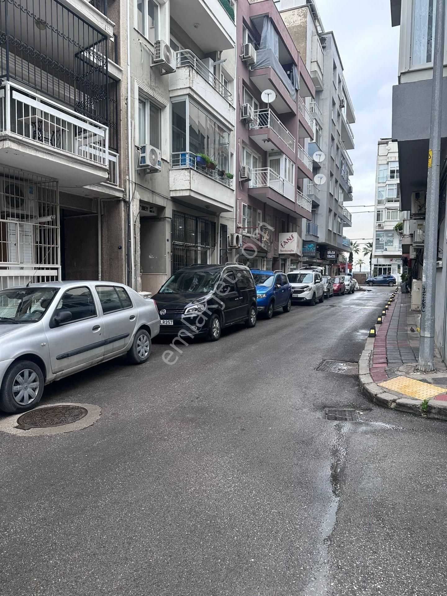 Güzelyalının Merkezinde Doğal Gazlı Bahçeli Cadde Ve Deniz Yakını - Görsel 2