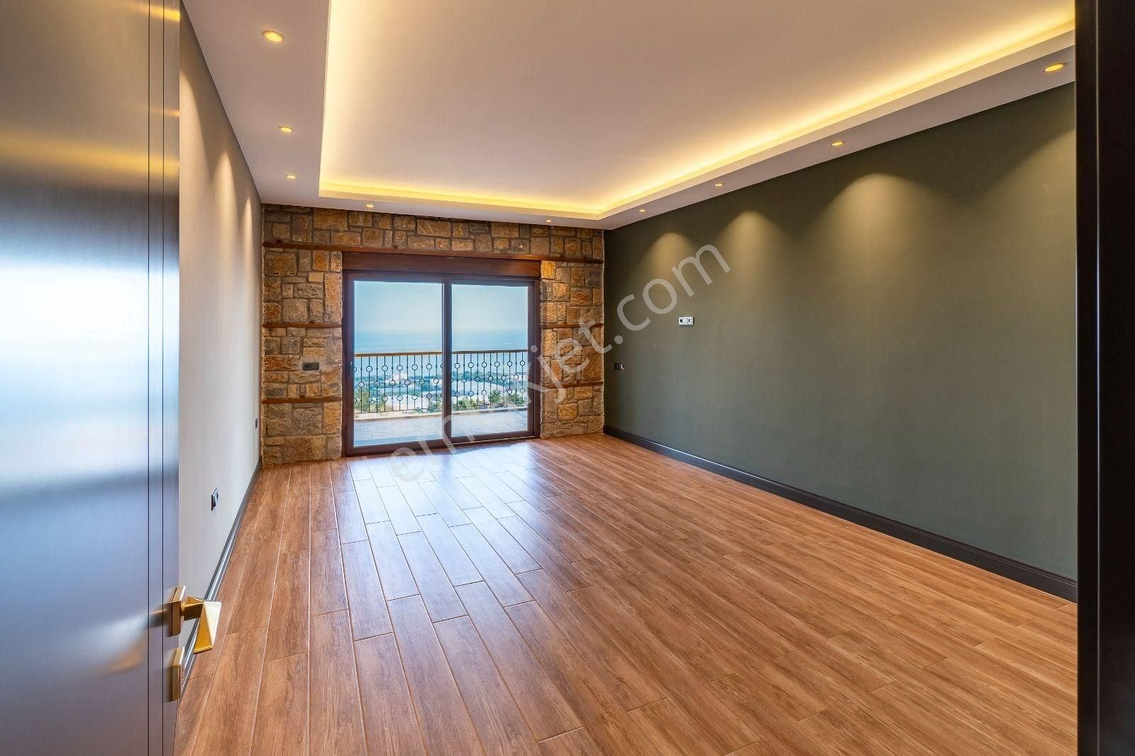 Alanya / İncekum’da Vatandaşlığa Uygun Müstakil 4+1 Lüks Villa — Özel Havuzlu - Görsel 12