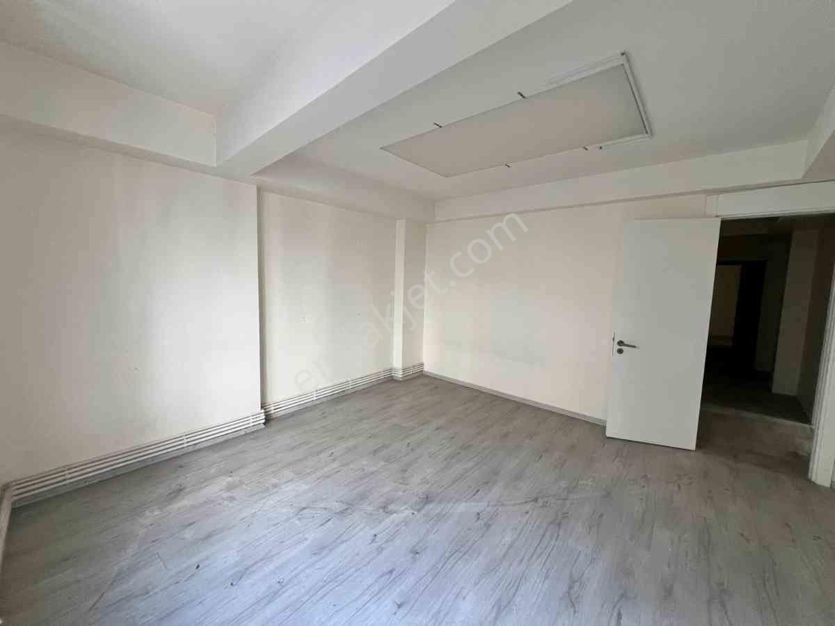Kanyona 1 Dk 700 M2 Kiralık Bina Komple - Görsel 2