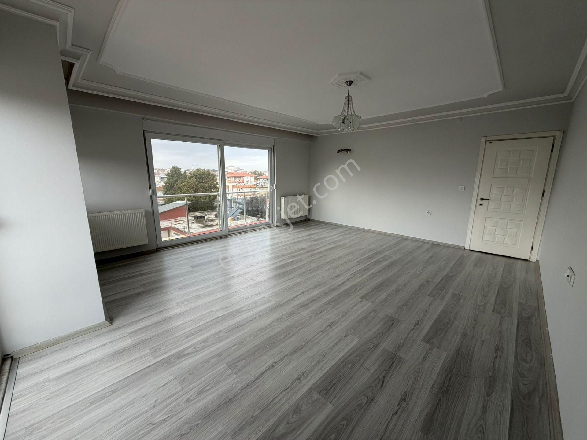 Das Gayrimenkulden Kiralık Aileye Uygun 3+1 Doğalgazlı Daire