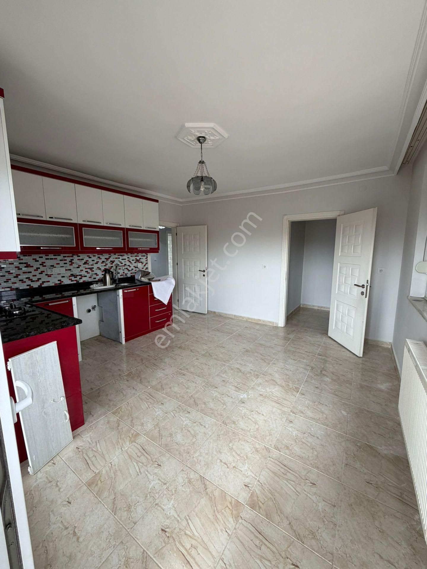 Das Gayrimenkulden Kiralık Aileye Uygun 3+1 Doğalgazlı Daire - Görsel 3