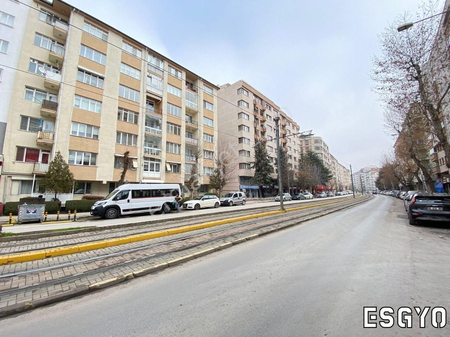 Esgyo'dan Vişnelik Öğretmenler Cad. Üzeri Ara Kat 3+1 Daire - Görsel 2