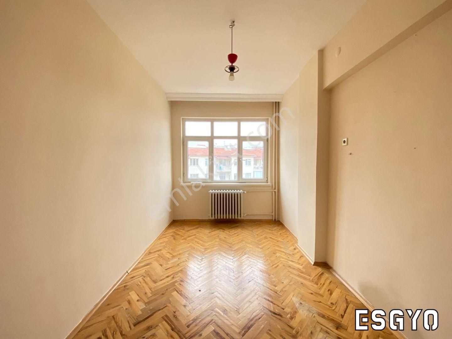 Esgyo'dan Vişnelik Öğretmenler Cad. Üzeri Ara Kat 3+1 Daire - Görsel 18