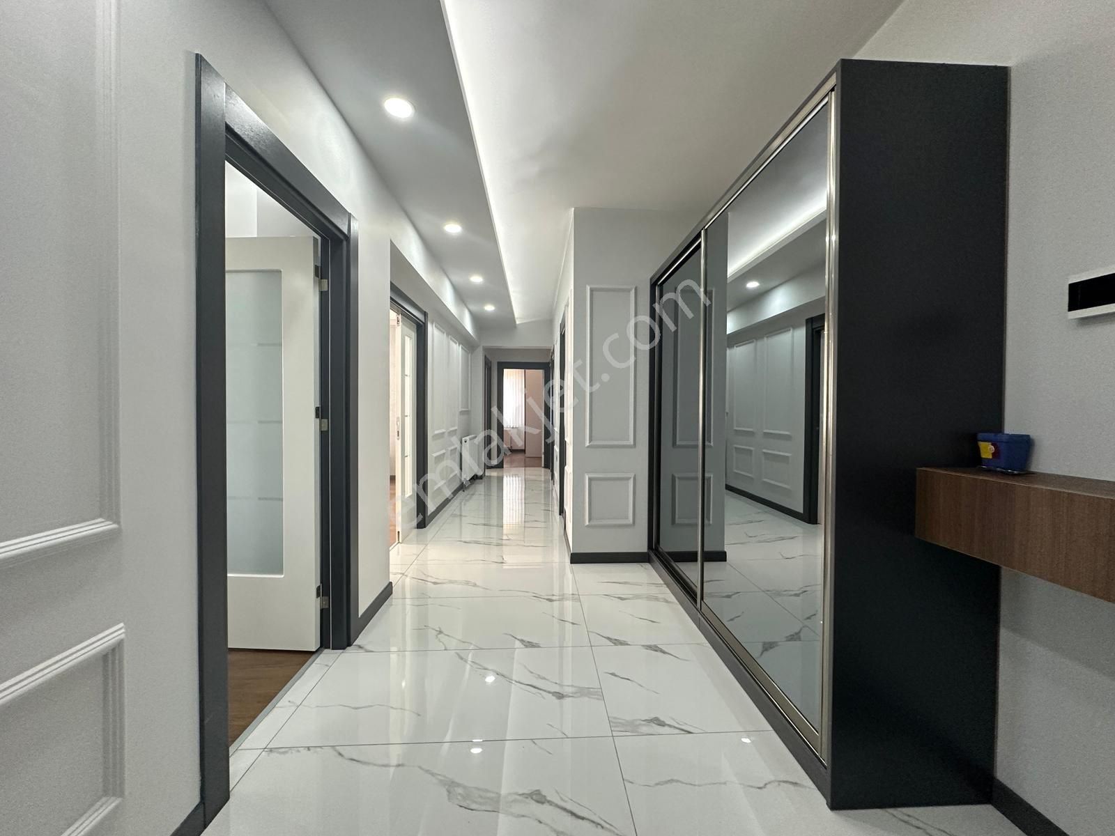 Göktaş'tan█site İçinde Kapalı Otoparklı 12.kat 190m2 4+1 Daire - Görsel 3