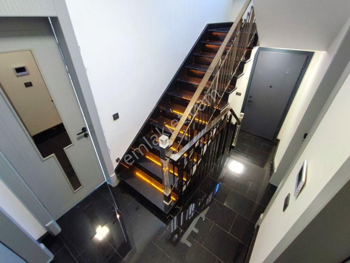 Aygül Farkıyla Edremit Zeytinli'de Ultra Lüks Özel Bir Yaşamın Kapılarını Aralayan Satılık 5+1 Villa - Görsel 14