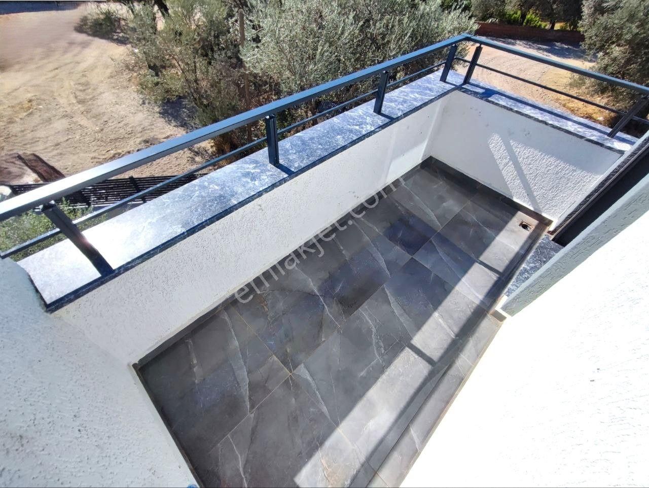 Aygül Farkıyla Edremit Zeytinli'de Ultra Lüks Özel Bir Yaşamın Kapılarını Aralayan Satılık 5+1 Villa - Görsel 6