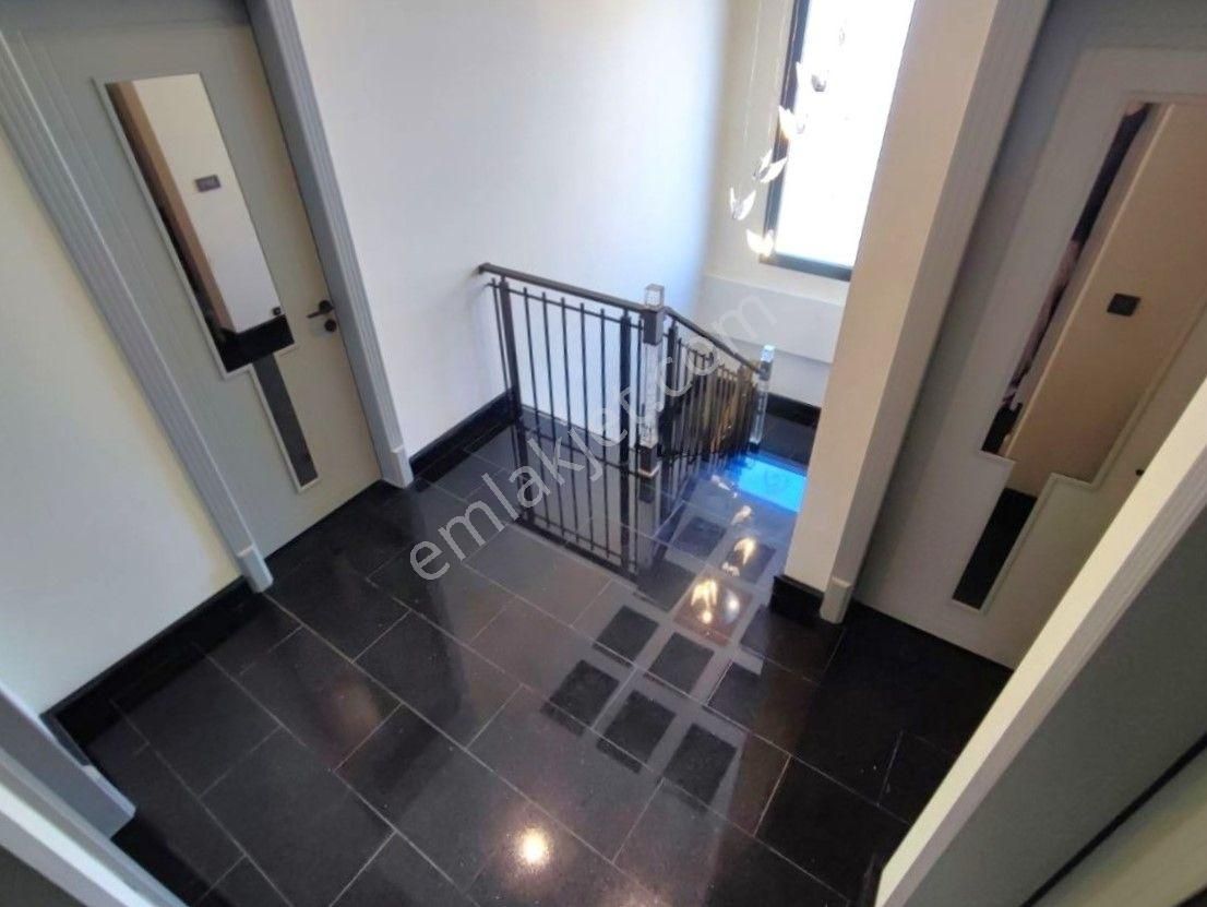 Aygül Farkıyla Edremit Zeytinli'de Ultra Lüks Özel Bir Yaşamın Kapılarını Aralayan Satılık 5+1 Villa - Görsel 21