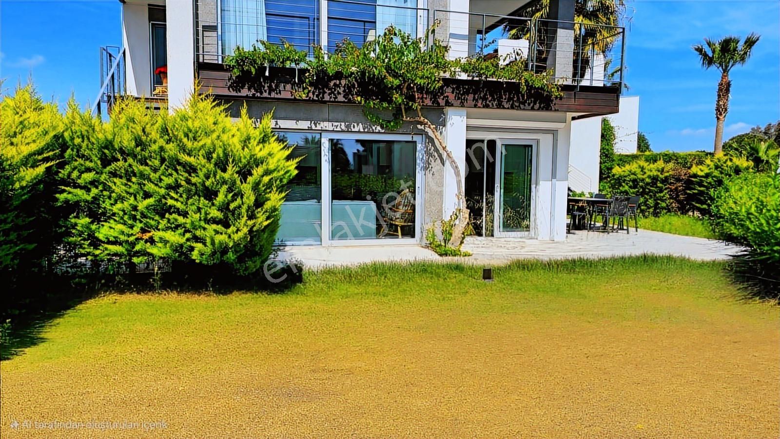 Bodrum Ortakent Denize Sıfır Satılık 5+1 Bahçe Dubleksi