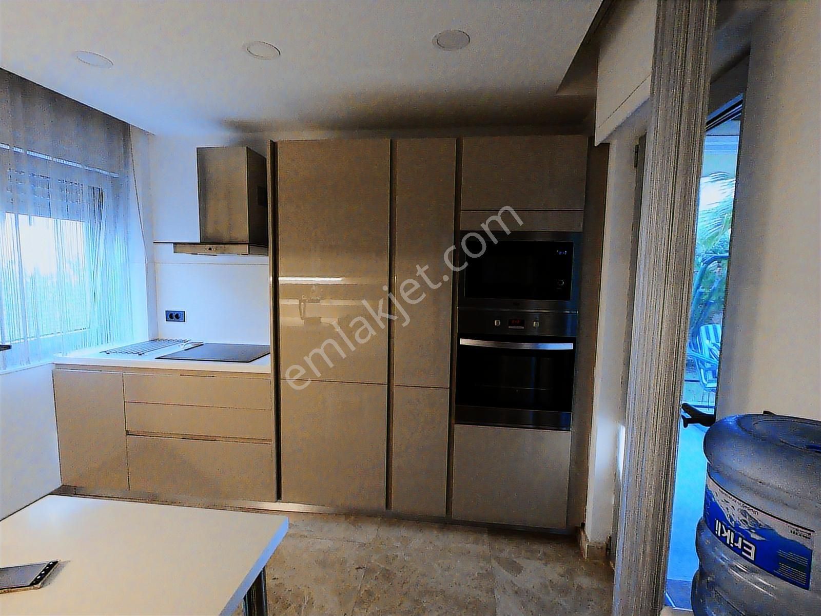 Bodrum Ortakent Sahilde Denize Sıfır Satılık 4+1 Eşyalı Daire - Görsel 17