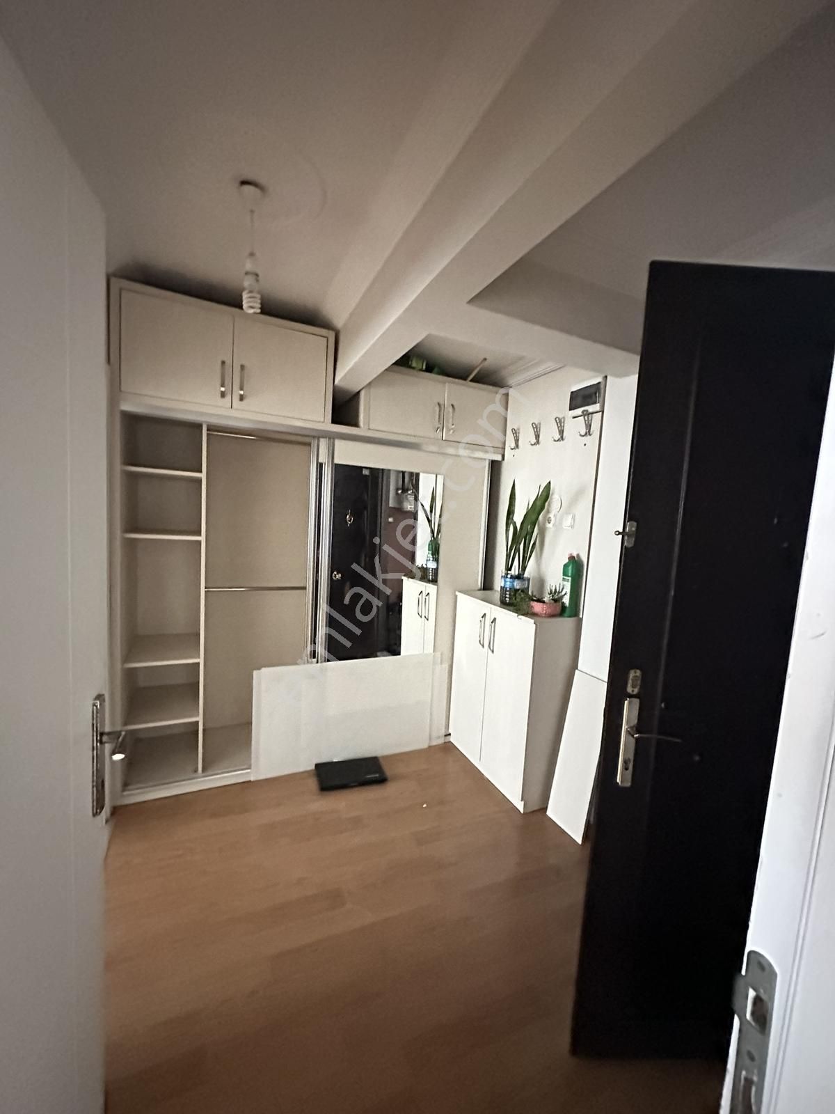 Şeref Emlak'tan Üst Kat 2+1 Merkezi Konumda Daire - Görsel 5