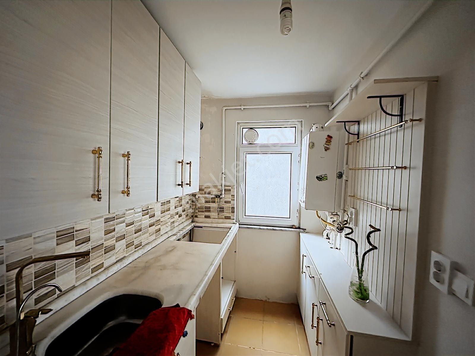 Şeref Emlak'tan Üst Kat 2+1 Merkezi Konumda Daire - Görsel 12