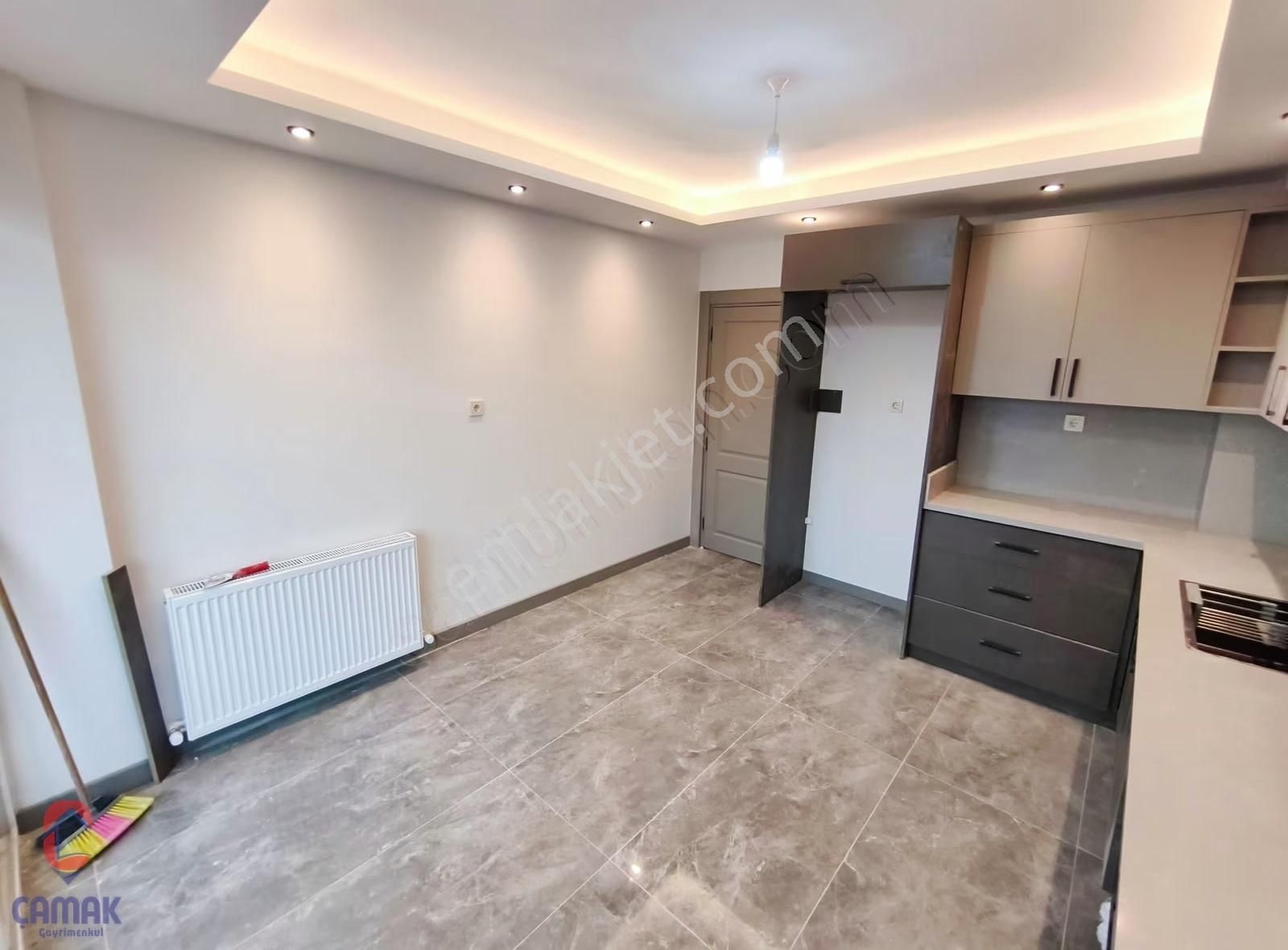 Çamak'tan Merkezi Konumda Renovasyonlu,ferah Ve Kullanışlı 3+1 - Görsel 7