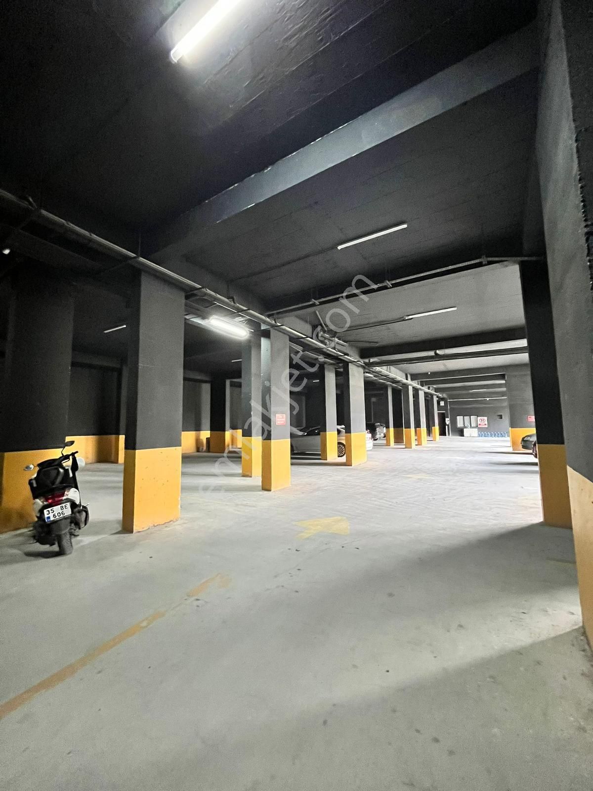 Kuşadası Nda Kapalı Otoparklı Havuzlu Güvenlikli 2 Artı 1 - Görsel 2