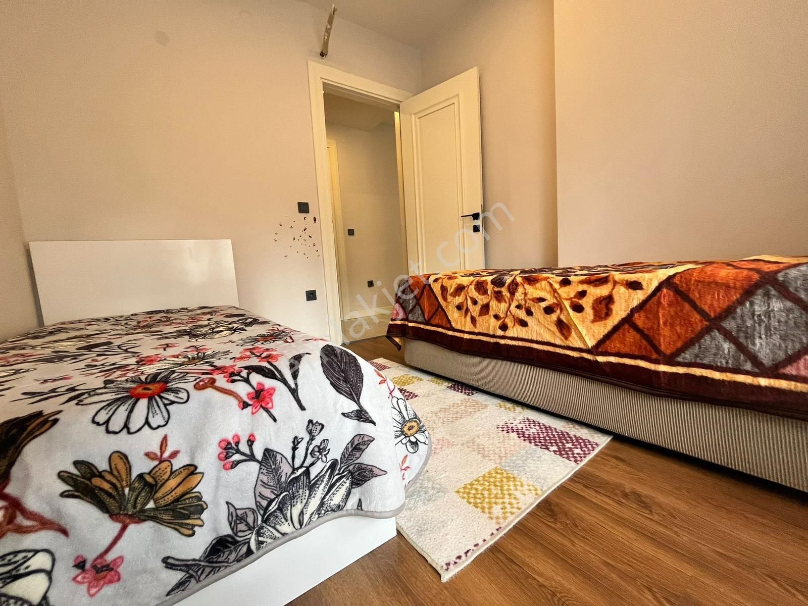 Kuşadası Nda Kapalı Otoparklı Havuzlu Güvenlikli 2 Artı 1 - Görsel 8