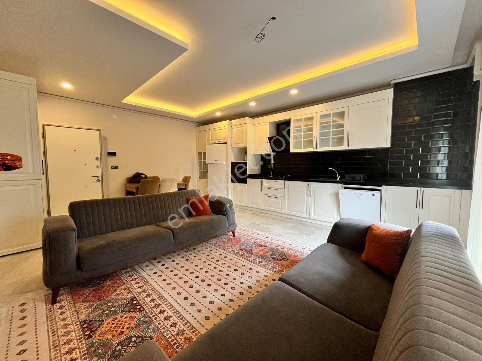 Kuşadası Nda Kapalı Otoparklı Havuzlu Güvenlikli 2 Artı 1 - Görsel 31