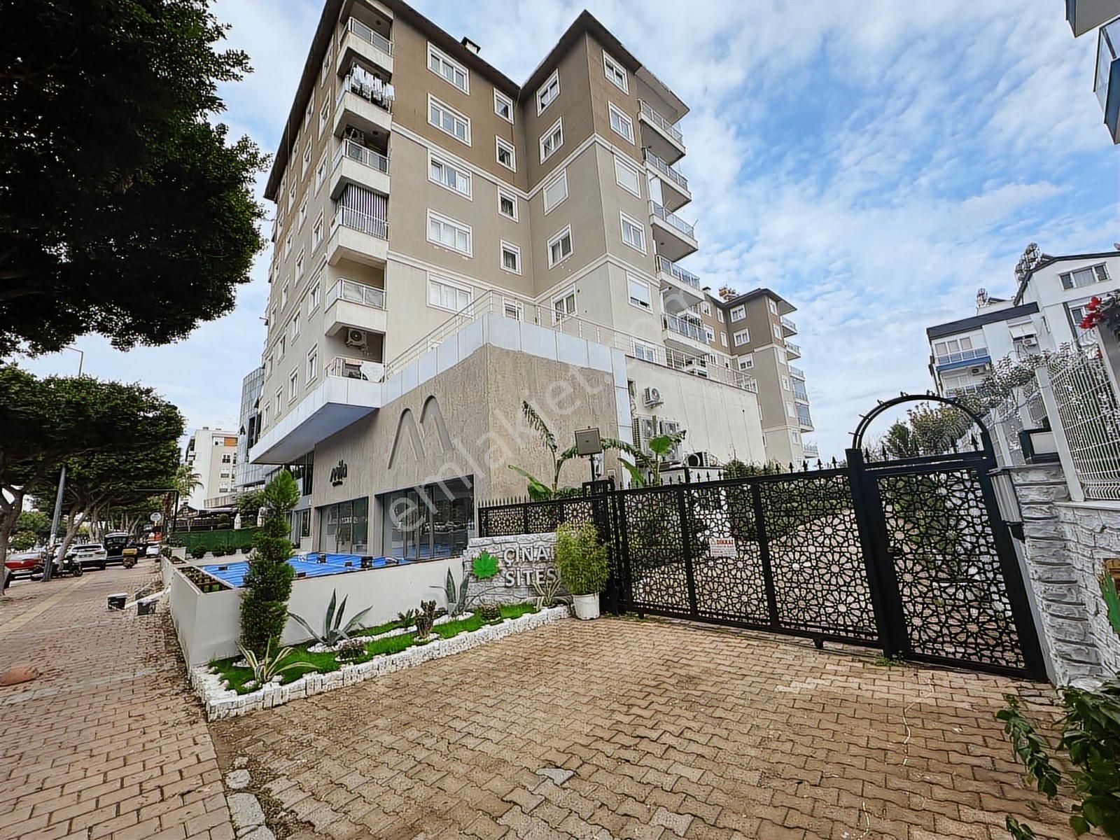 Muratpaşa Termesos Bulvarı Üzerinde Açık Mutfak 2+1 Ferah Daire