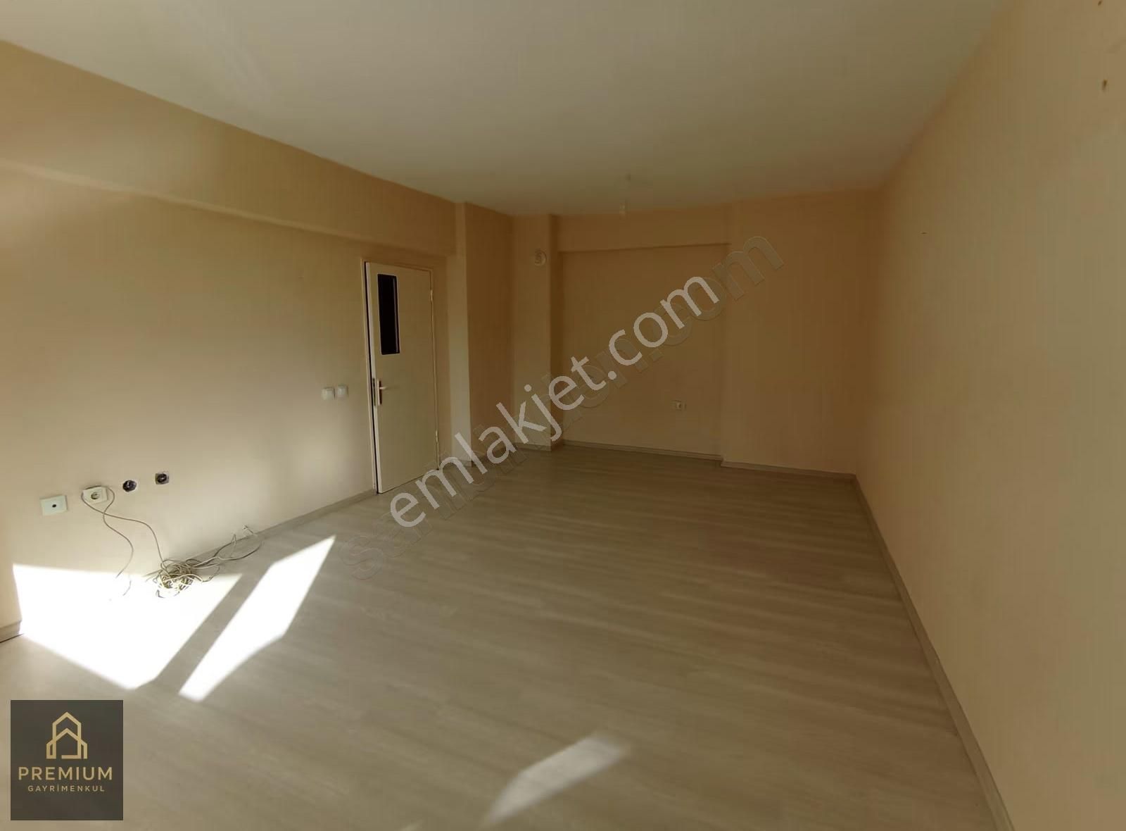 Yenidoğan Menzil Sitesinde Kiralık 3+1 | Merkezi Konum - Görsel 5