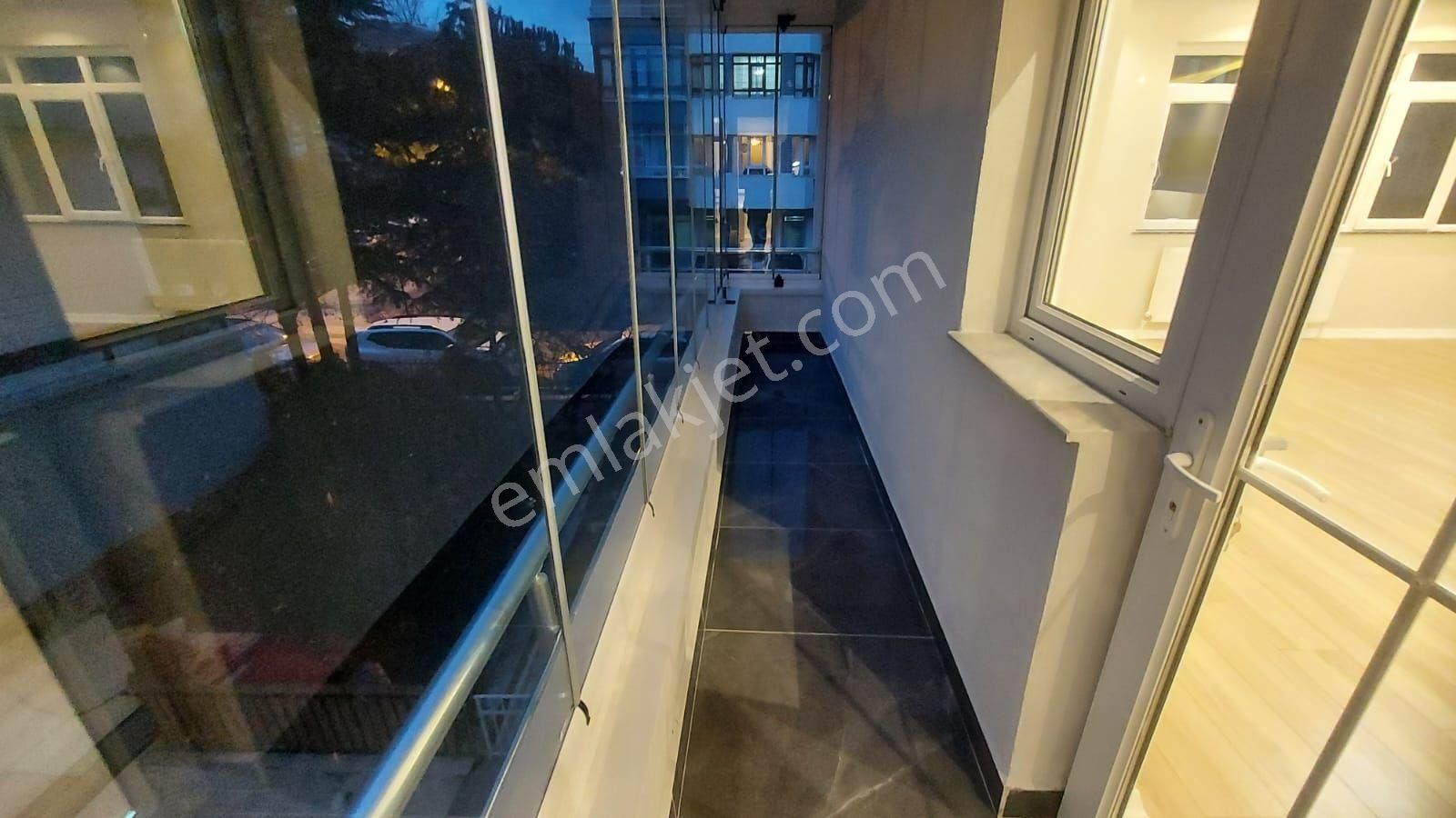 Kanaat'ten 29 Mayıs Hastane Yakını Lüx Yapılı 3 Cepheli Ara Kat - Görsel 8