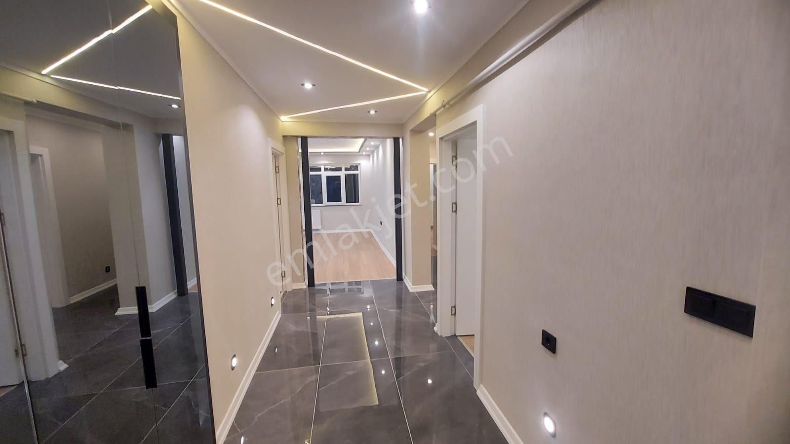 Kanaat'ten 29 Mayıs Hastane Yakını Lüx Yapılı 3 Cepheli Ara Kat - Görsel 4