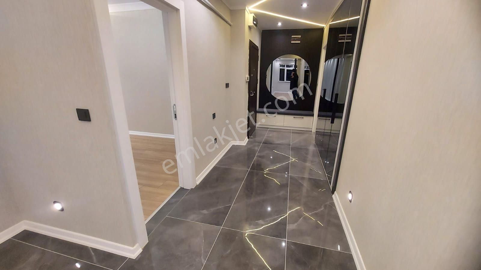 Kanaat'ten 29 Mayıs Hastane Yakını Lüx Yapılı 3 Cepheli Ara Kat - Görsel 11