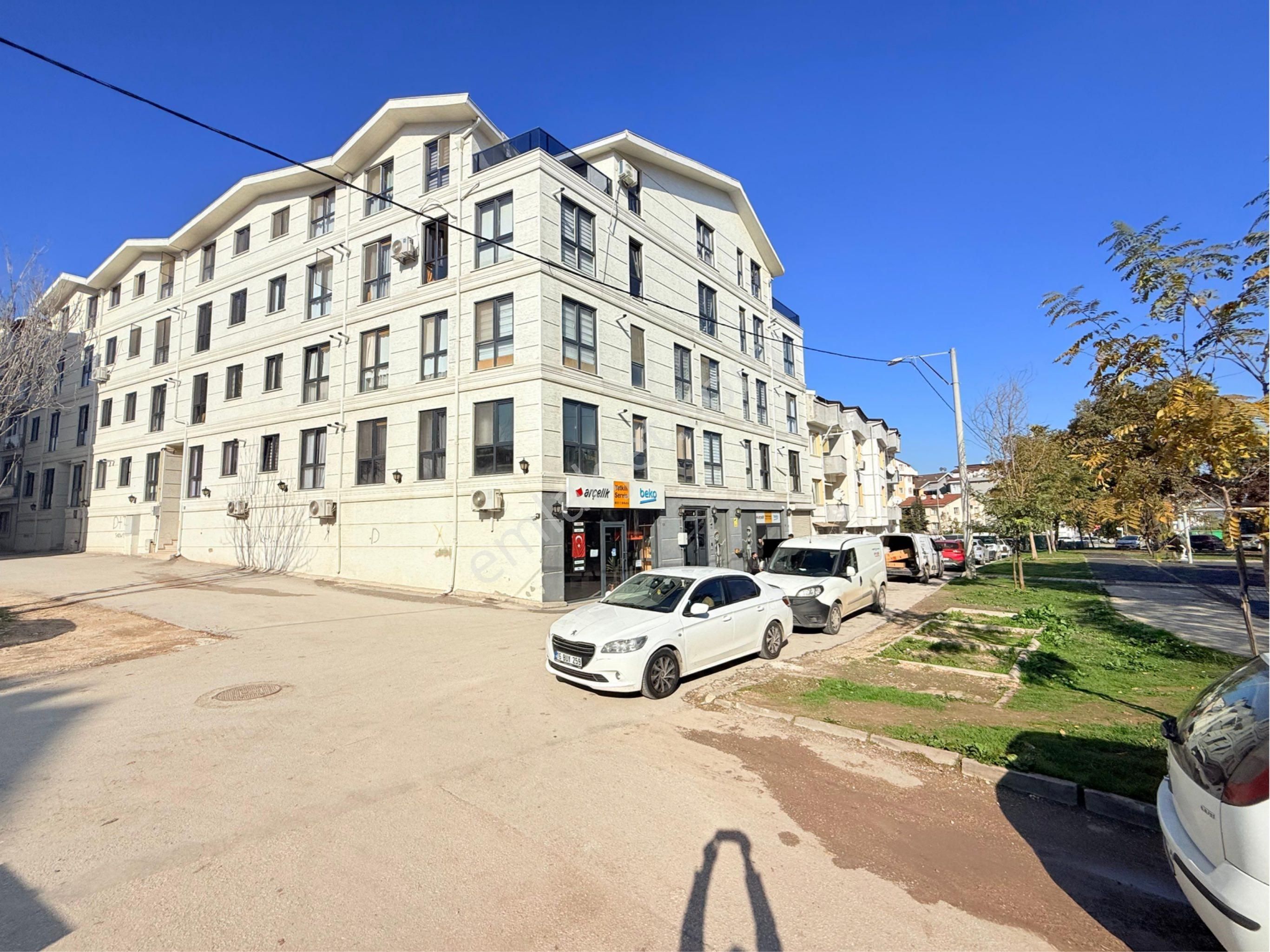 Almina’dan Kiralık 1+1 Site İçinde Arakat Kiralık Daire - Görsel 2