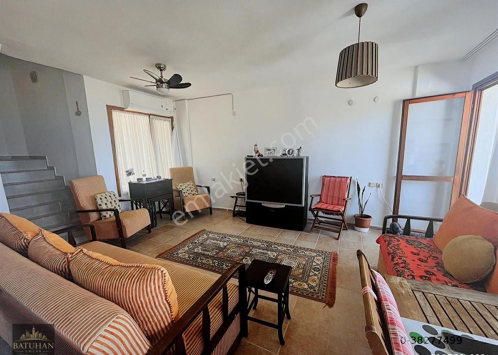 Güllük Merkez'de Site İçerisinde Deniz Manzarasına Hakim 3+1 Mustakil Triplex Ev - Görsel 10