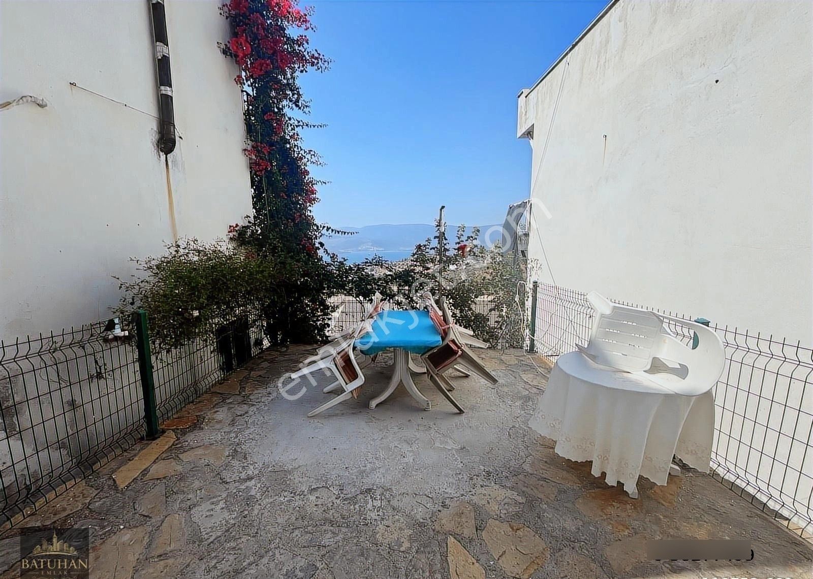 Güllük Merkez'de Site İçerisinde Deniz Manzarasına Hakim 3+1 Mustakil Triplex Ev - Görsel 5