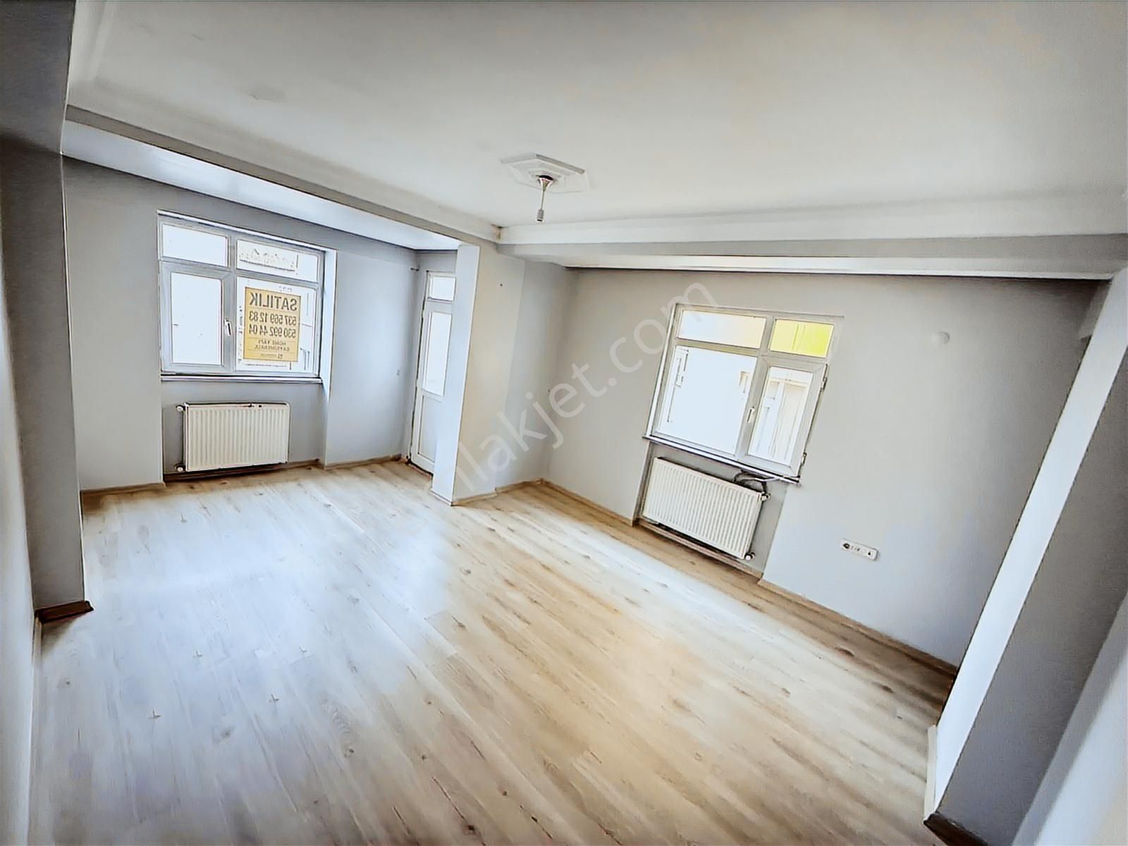 Home'dan Kocasinan'da Cadde Dibinde Acil Satılık 125m² 3+1 Daire