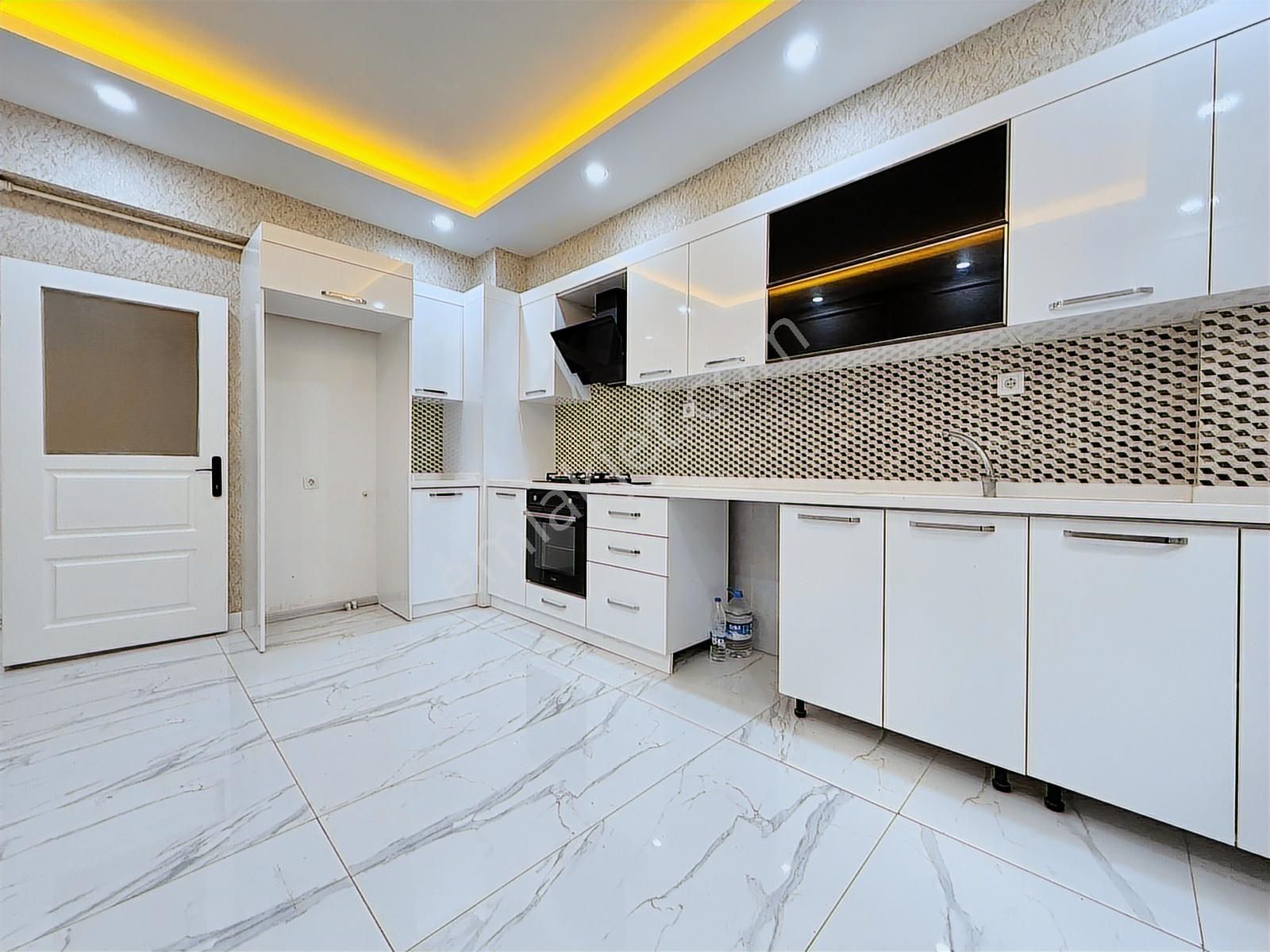 Göktaş'tan▓merkezde Asansörlü Full Yapılı 105 M2 Lüx 2+1 Daire