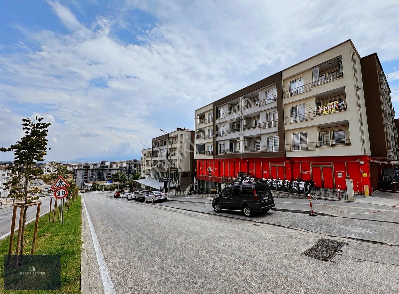 Magna Dan Görükle Bulvarda Nezih Sitede 1+1 Eşyalı Satılık Daire