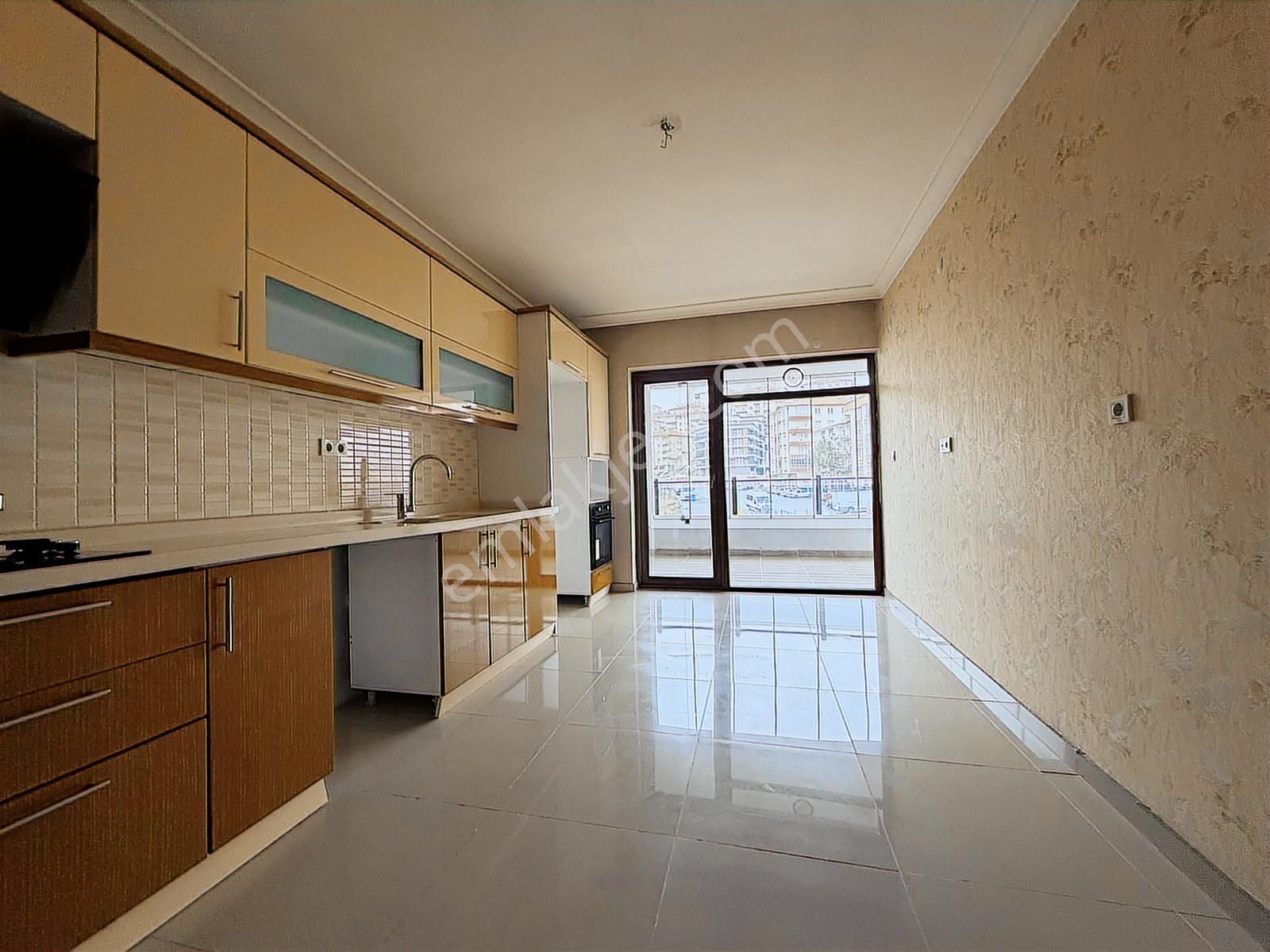 Göktaş'tan█ultra Lüx Sitede Teras Balkonlu G.odalı 4+1 Daire