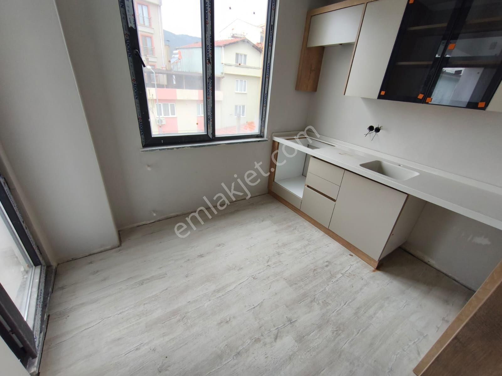 Edremit Gümrük Tariş Karşı Arası Ara Kat Satılık - Görsel 6