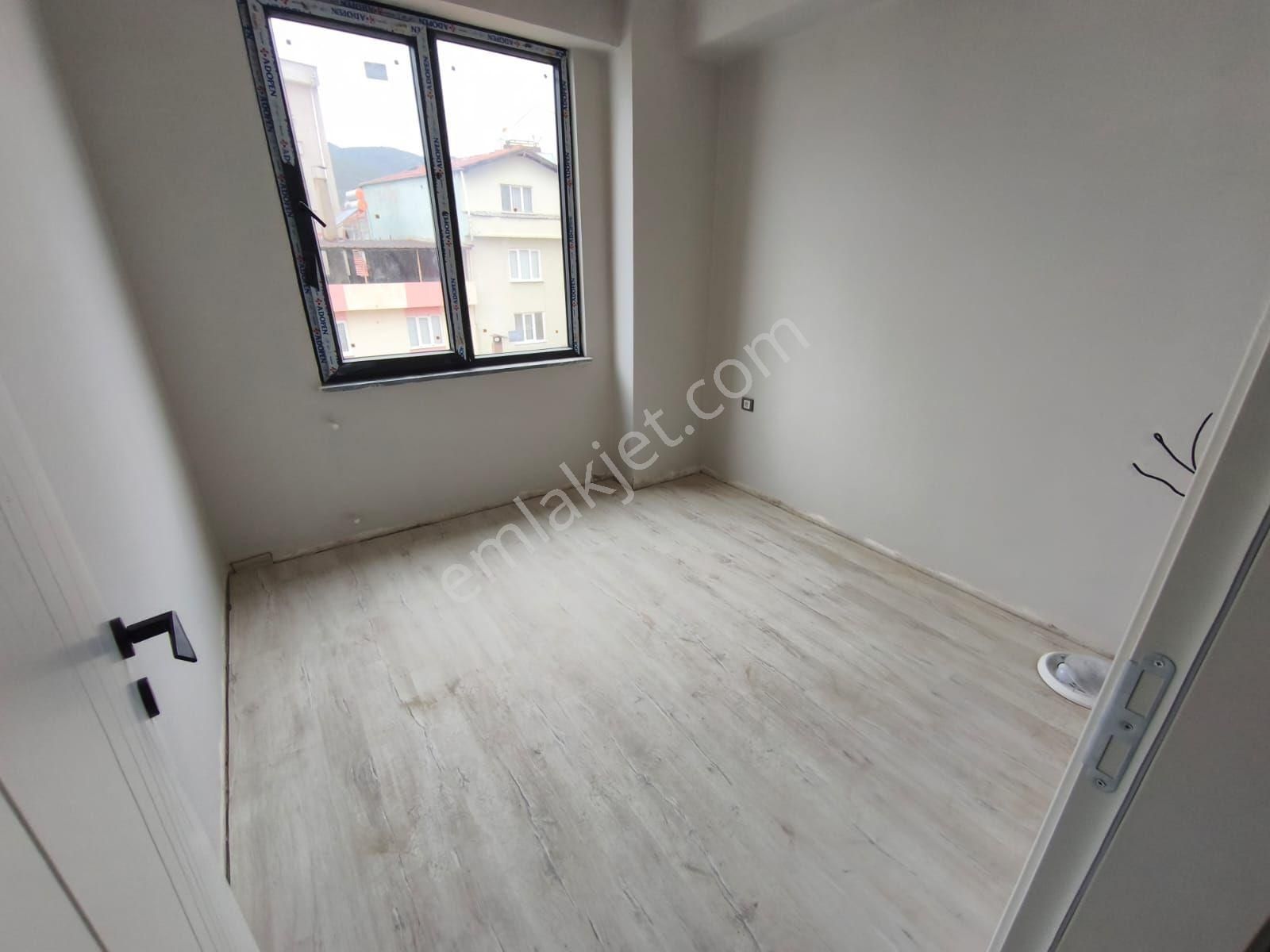 Edremit Gümrük Tariş Karşı Arası Ara Kat Satılık - Görsel 16