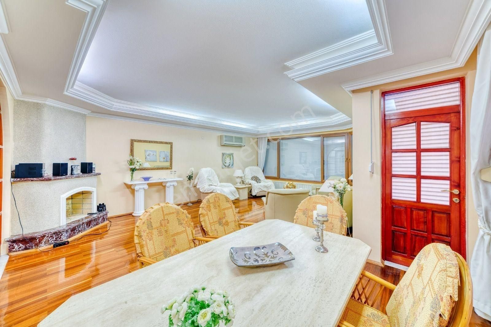 Alanya Cumhuriyet Mahallesi’nde Tam Deniz Manzaralı, Merkezi Konumda 3+1 Daire - Görsel 4