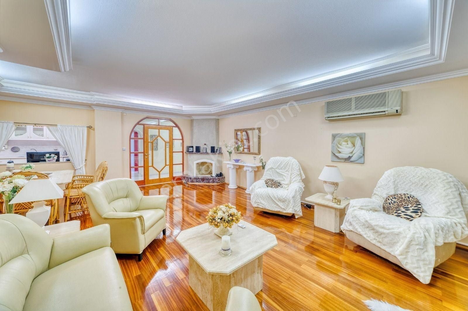 Alanya Cumhuriyet Mahallesi’nde Tam Deniz Manzaralı, Merkezi Konumda 3+1 Daire - Görsel 7