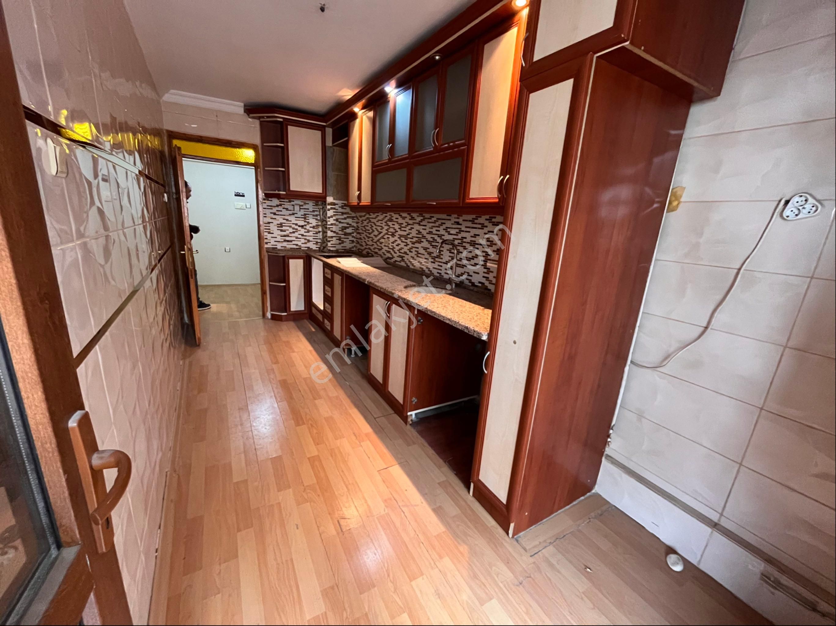 Metro Yakını 3+1 125m3 Temiz Bakımlı Arakat Daire - Görsel 8