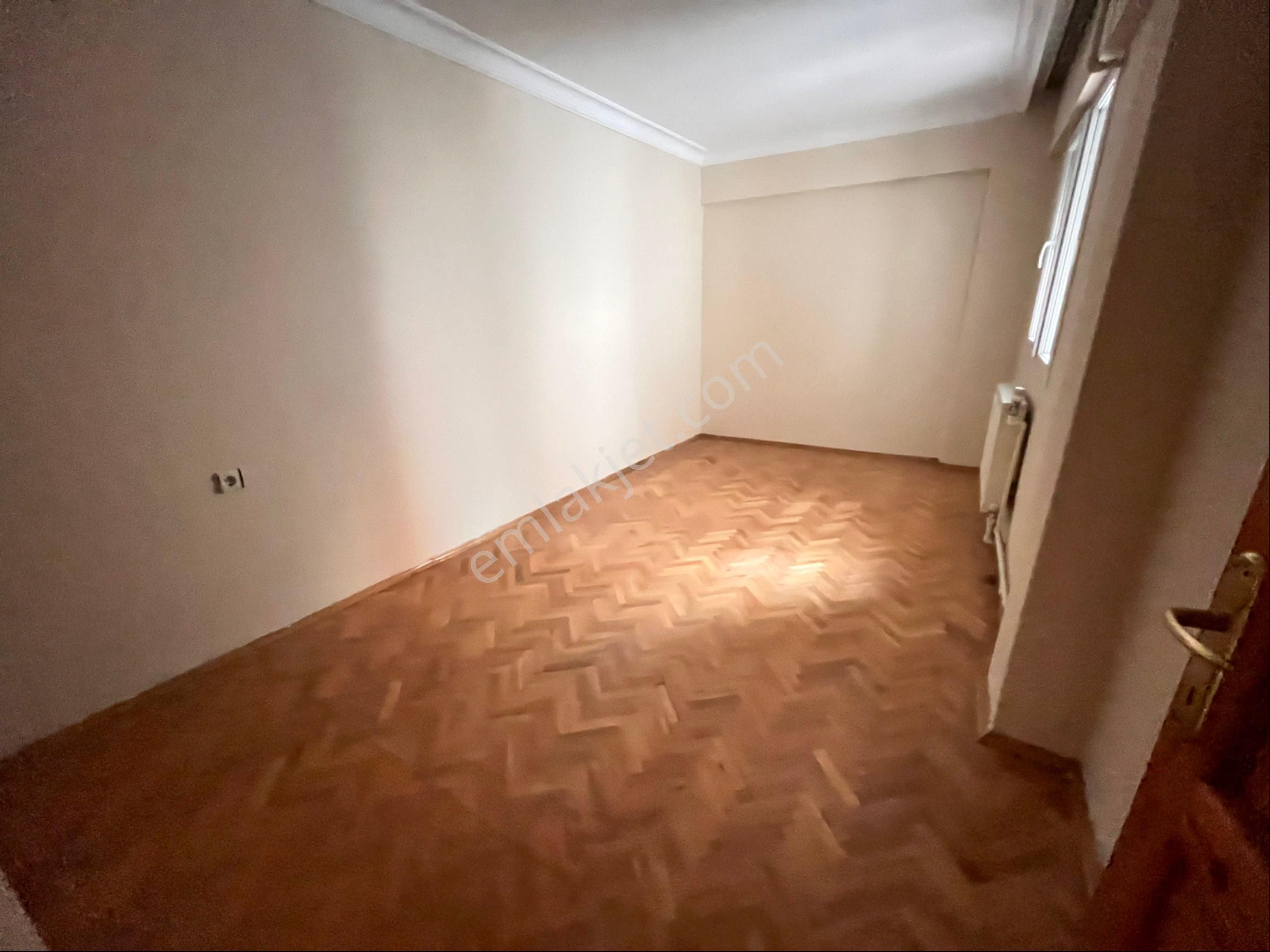 Metro Yakını 3+1 125m3 Temiz Bakımlı Arakat Daire - Görsel 12