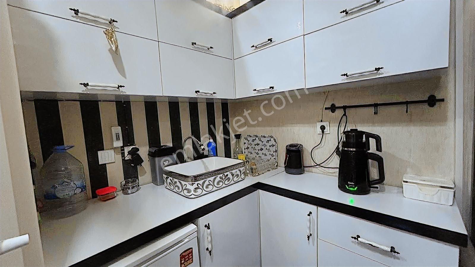 Çağlayanda Merkezi Konumda Site İçinde Eşyalı Kiralık Ofis - Görsel 8