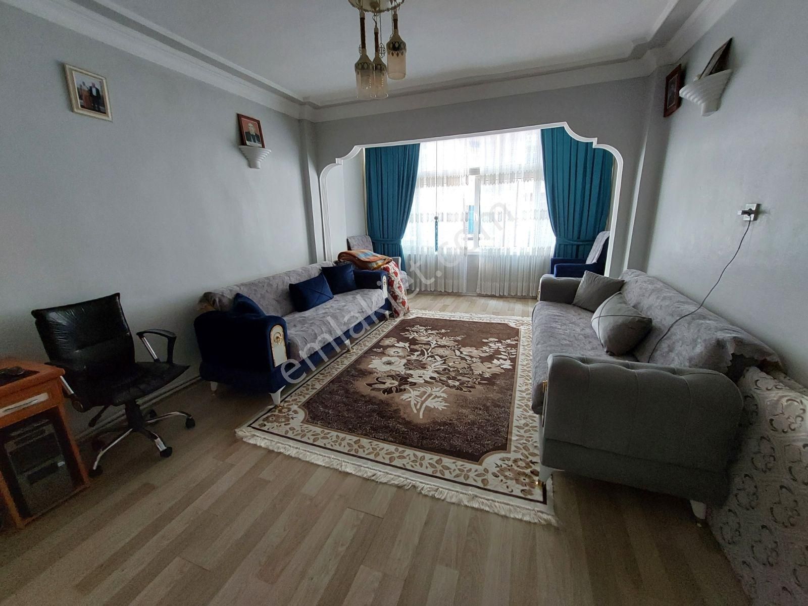 İkitelli M.akif'de Satılık 2+1 100m² Masrafsız 1.kat Daire!