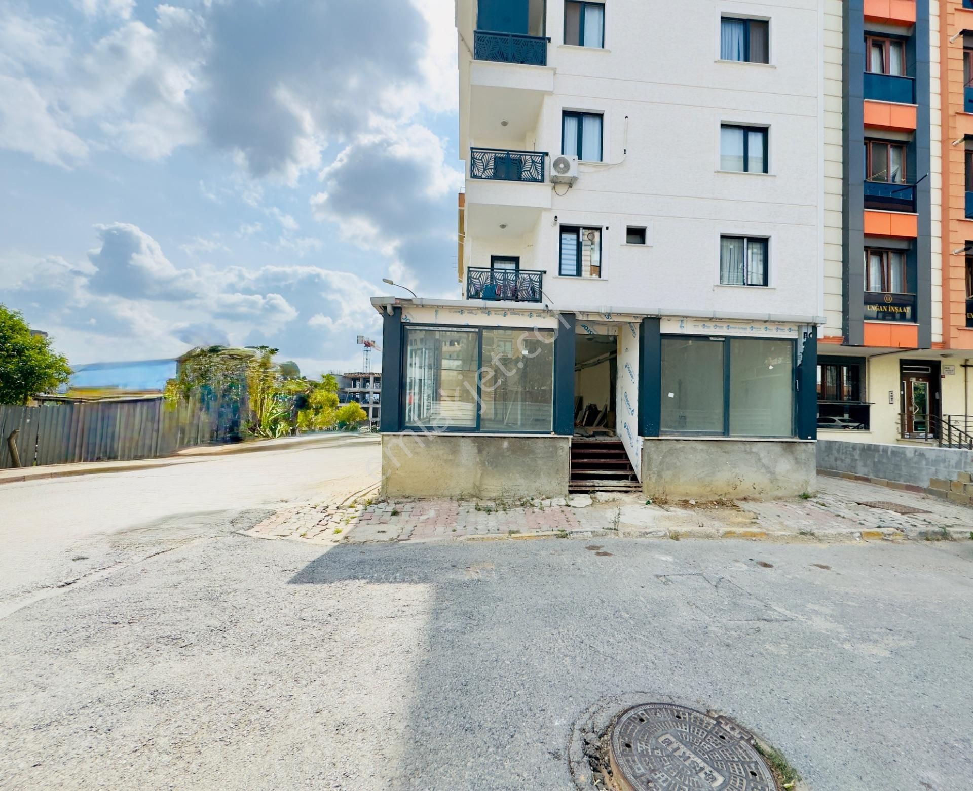 Turyap'tan Satılık İşyeri Sancaktepede Cadde Üzerinde