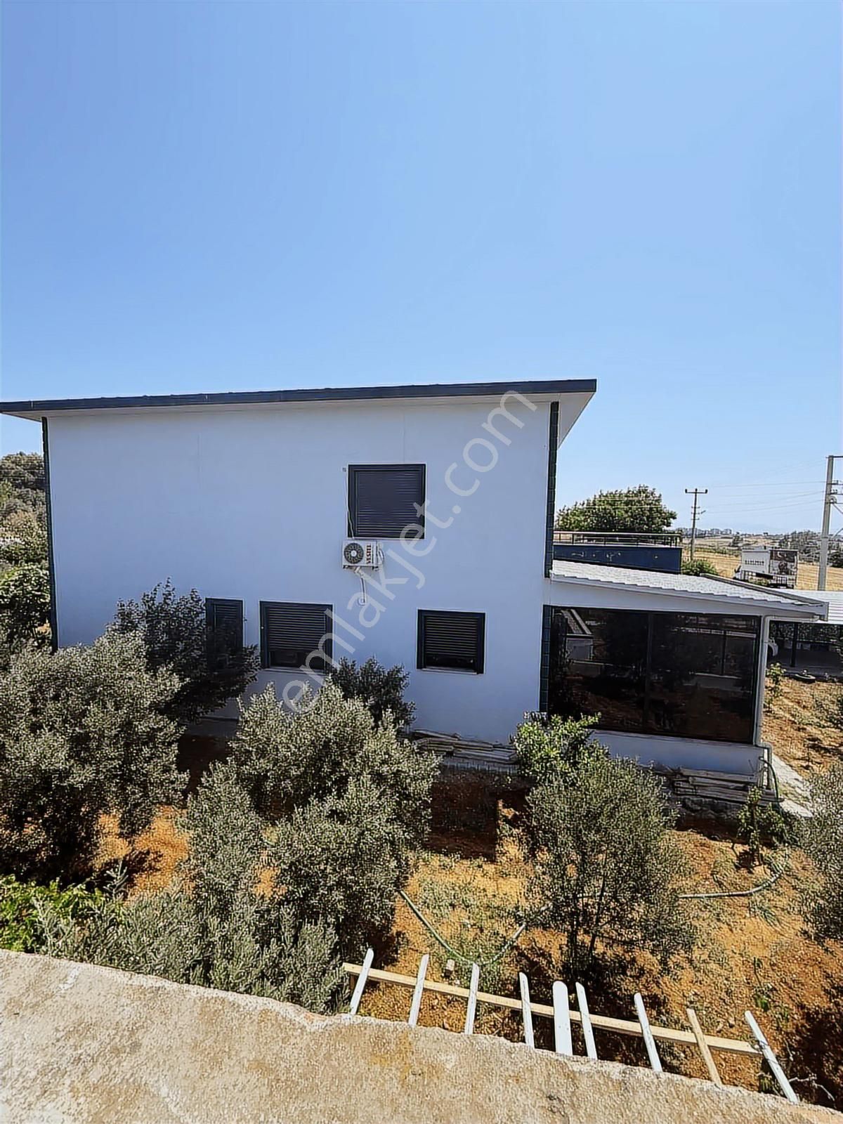 Menderes Oğlan Anasın Da 900m2 Arsa İçinde 100m2 Betonarme Ev