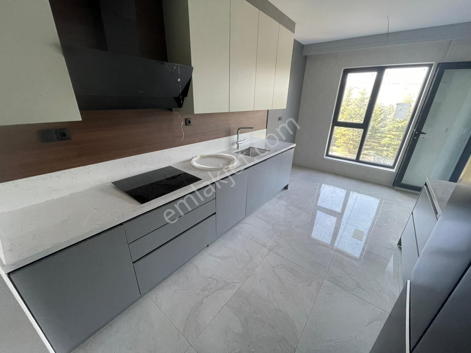 Batıkent Çakırlar'da Ultra Lüx Yapılı Sıfır 4+1 Satılık Daire