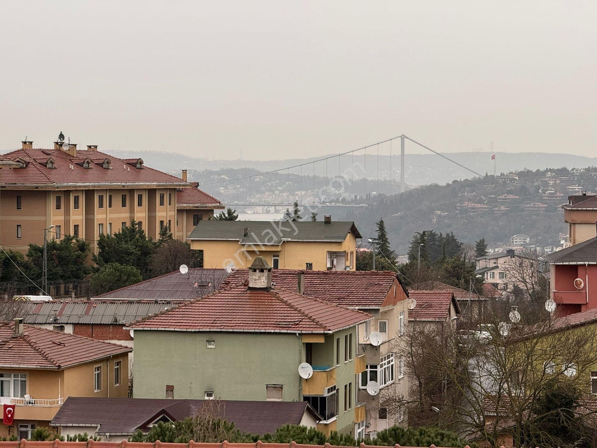 Şimşek Yuva Sitesi 'nde Kısmi Boğaz Manzaralı 3+1 Kiralık Daire