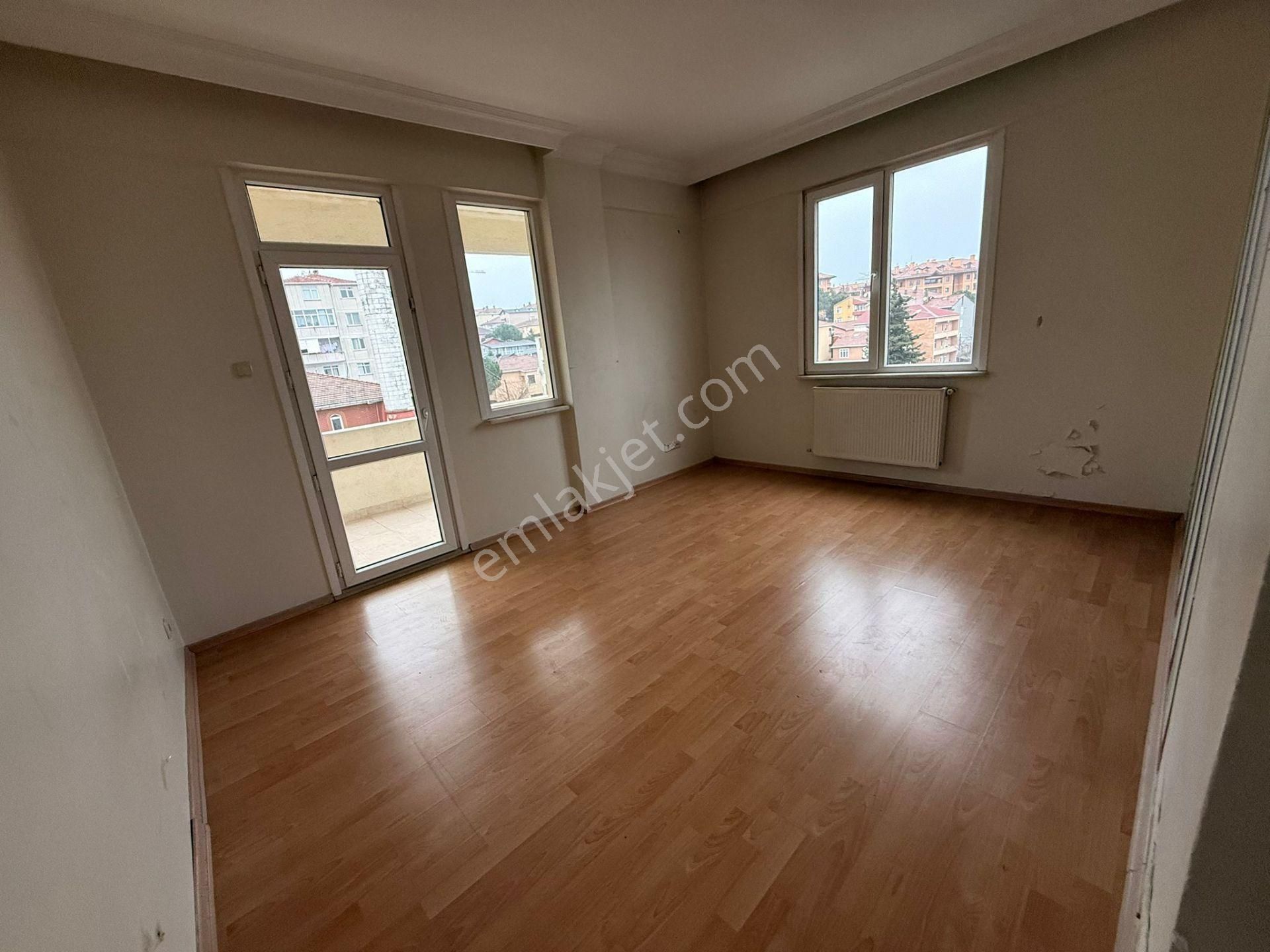Şimşek Yuva Sitesi 'nde Kısmi Boğaz Manzaralı 3+1 Kiralık Daire - Görsel 11